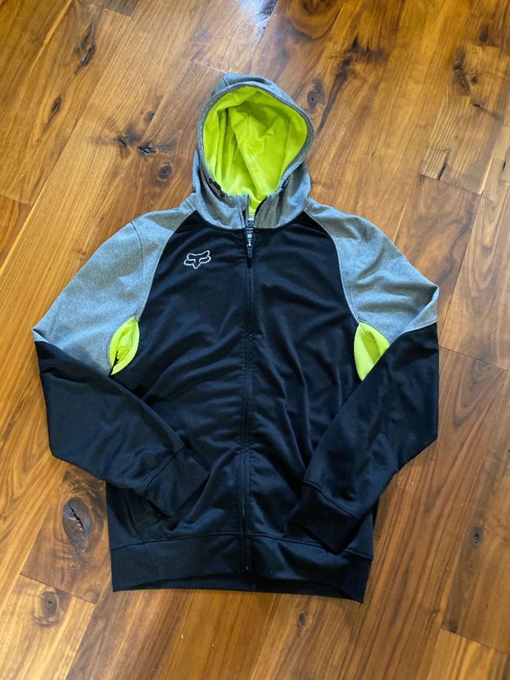 Fox zip-up hoodie size small (mens)